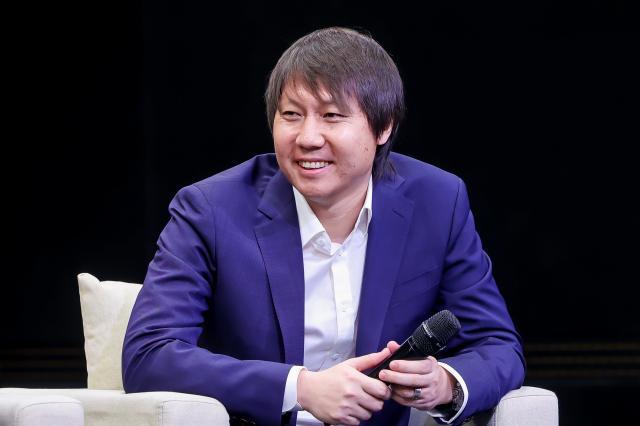 开云体育官网-从得主变嘉宾 李铁盛赞中国金球奖传递榜样的力量